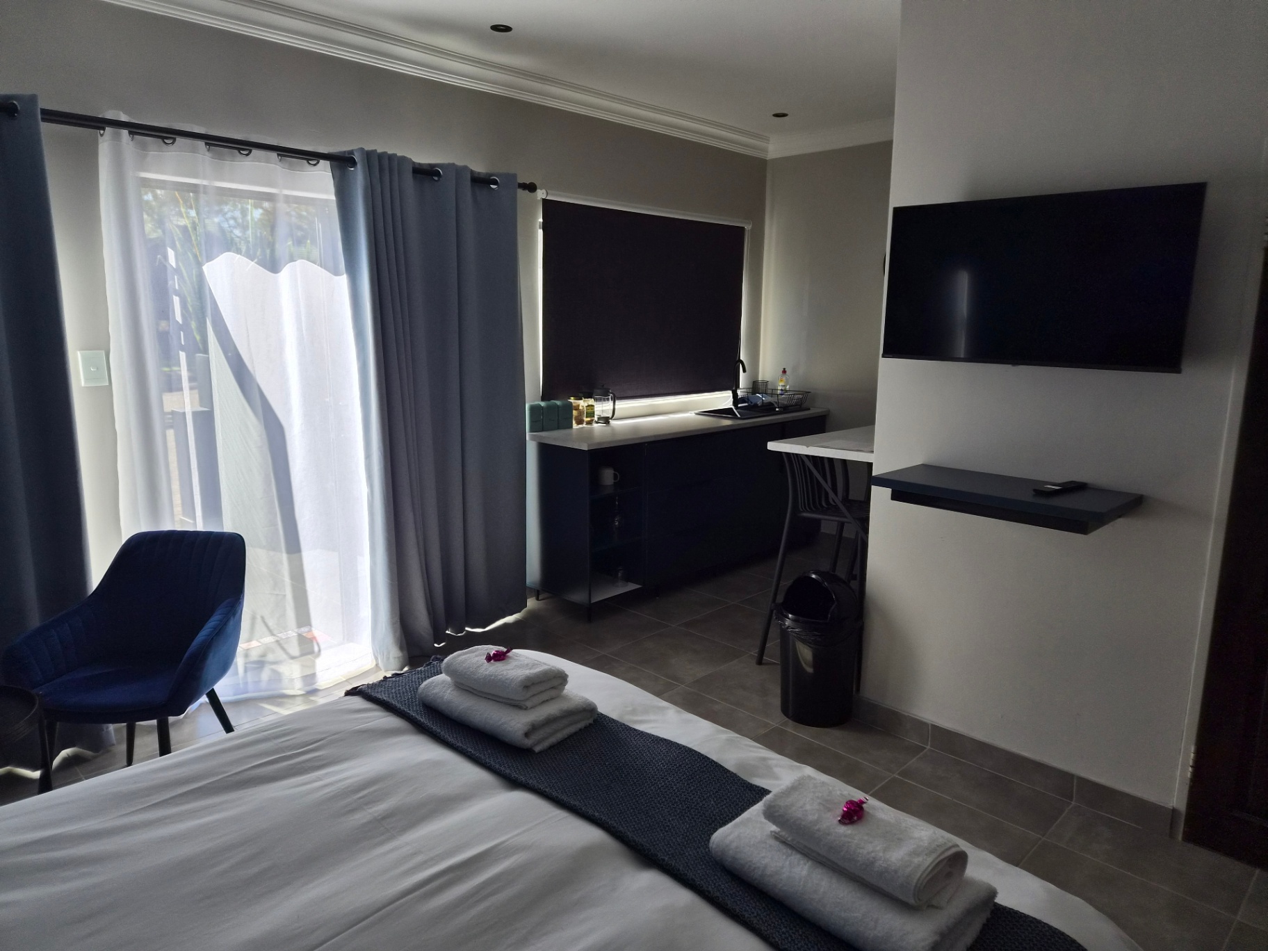 Room Frantoio with kitchenette and TV